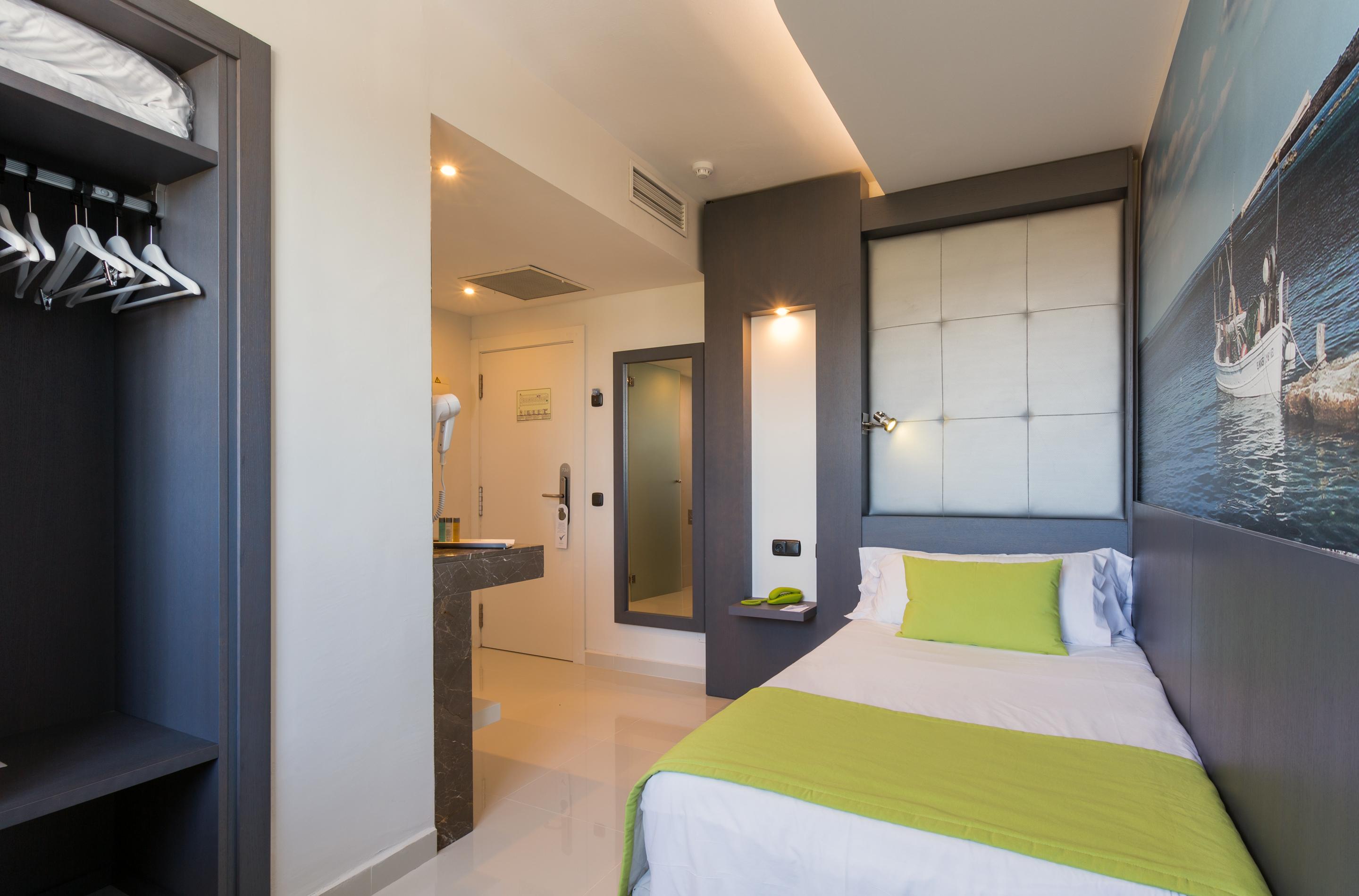 The Ibiza Twiins - 4* Sup Hotel Playa d'en Bossa Bagian luar foto