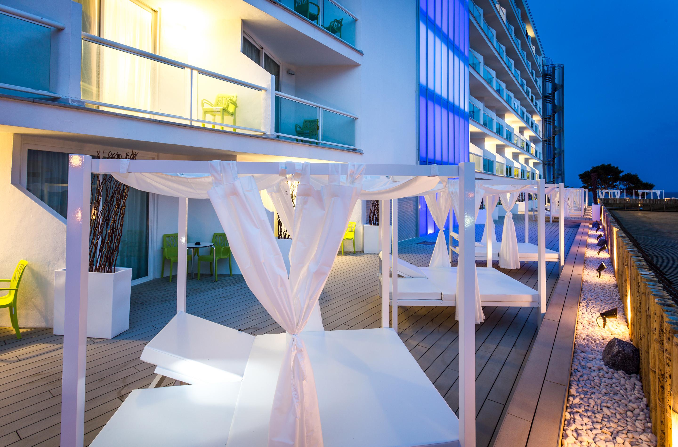 The Ibiza Twiins - 4* Sup Hotel Playa d'en Bossa Bagian luar foto