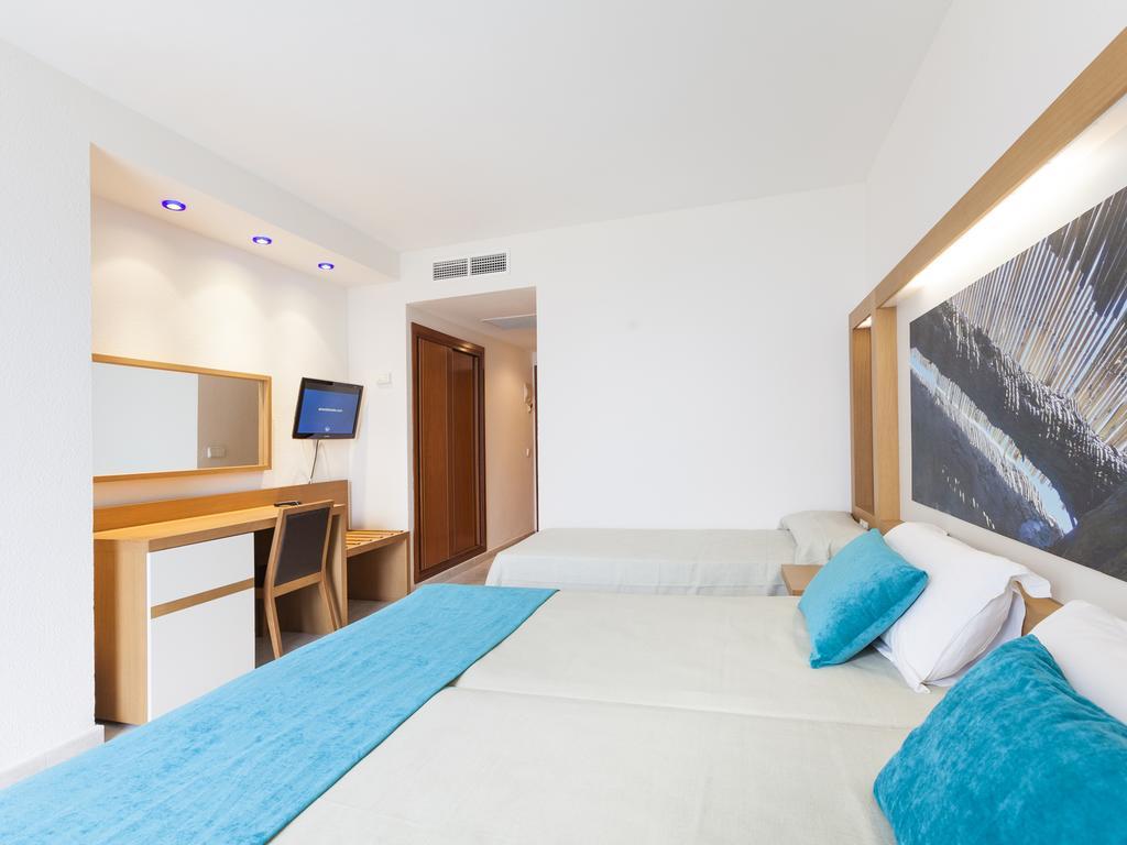 The Ibiza Twiins - 4* Sup Hotel Playa d'en Bossa Bagian luar foto