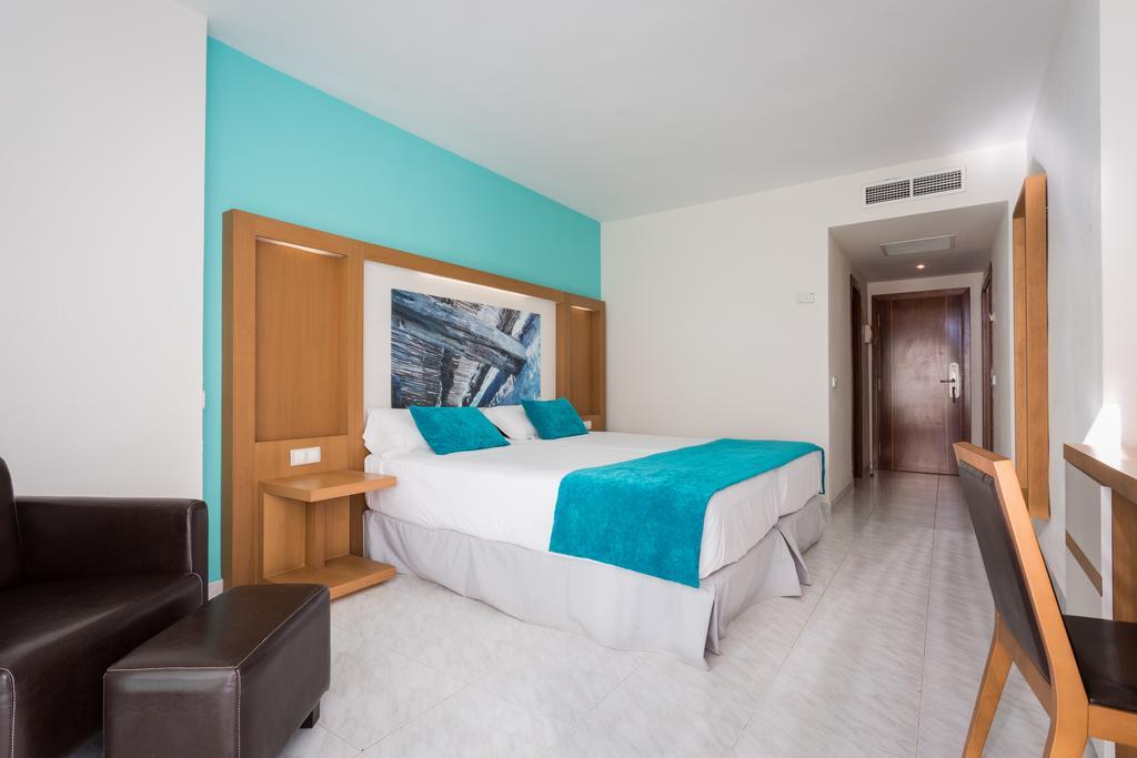 The Ibiza Twiins - 4* Sup Hotel Playa d'en Bossa Bagian luar foto