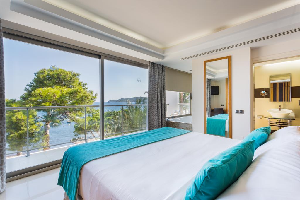 The Ibiza Twiins - 4* Sup Hotel Playa d'en Bossa Bagian luar foto