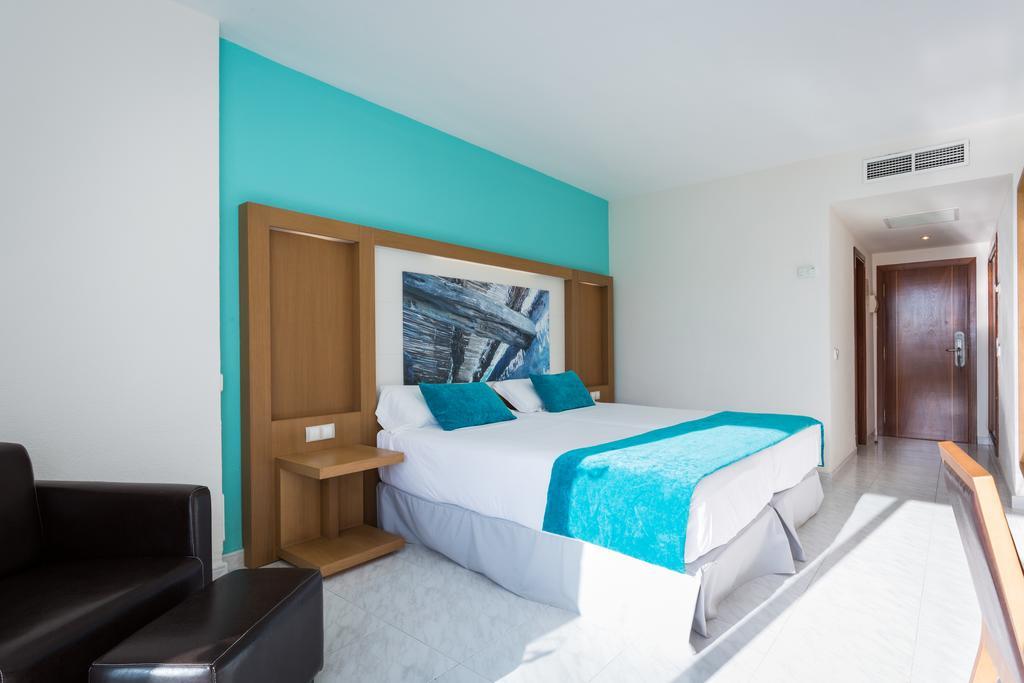 The Ibiza Twiins - 4* Sup Hotel Playa d'en Bossa Bagian luar foto