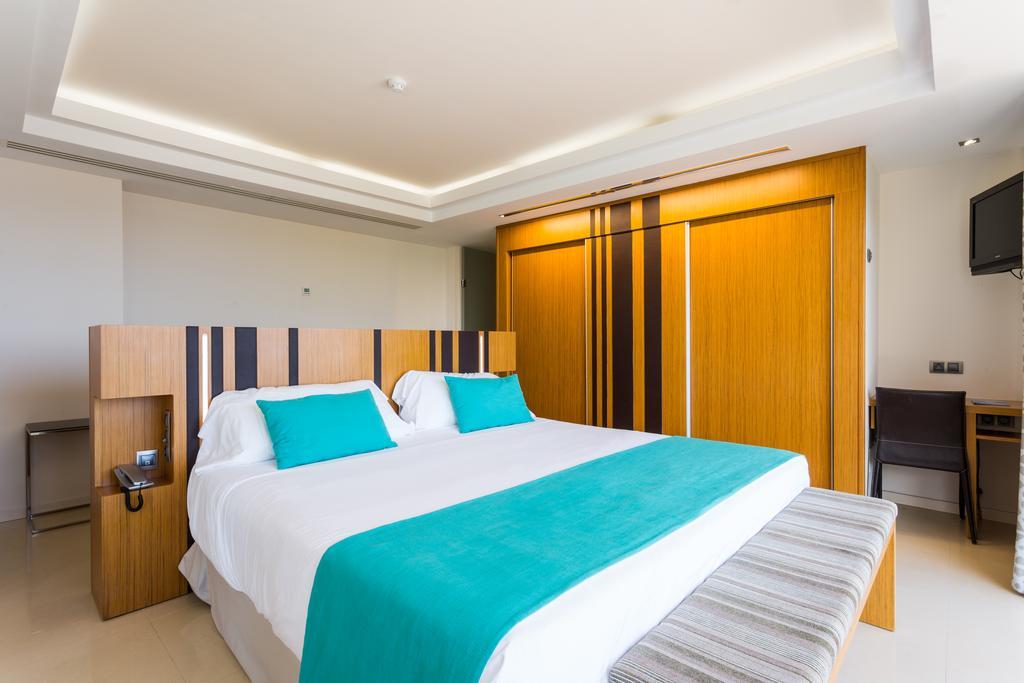 The Ibiza Twiins - 4* Sup Hotel Playa d'en Bossa Bagian luar foto